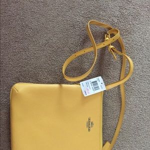 ❌SOLD❌NWT Coach Yellow Canary Crossgrain Crossbody